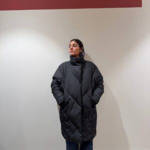 Piumino nero lungo over