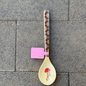 Cucchiaino con fiore rosso e rombi