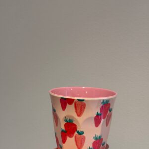 Bicchiere grande con fragole