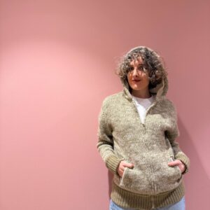 Maglione con cappuccio e cerniera