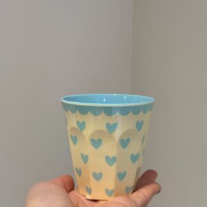 Bicchiere grande con cuori celeste