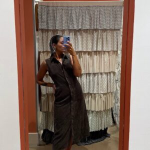 Abito di velluto a coste marrone