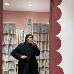 Cappotto in lana con bottone gioiello