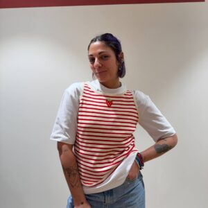 Top smanicato a righe con fragola