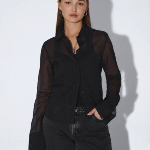 Camicia nera a rete velata