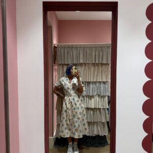 Abito con mazzi di fiori