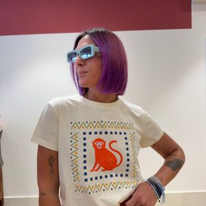 T-shirt con scimmia