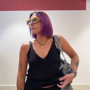 Top all'uncinetto nero
