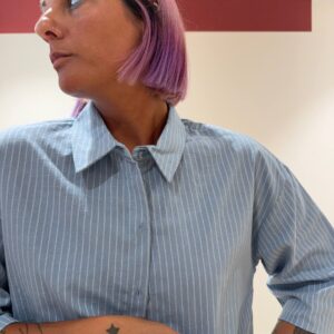 Camicia azzurra a righe