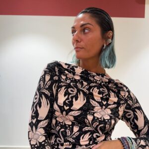 Maglia nera con disegni - M