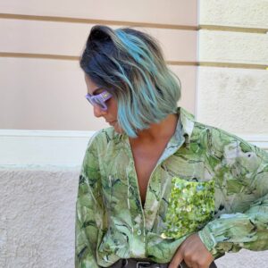 Camicia in fantasia verde con dettaglio tasca paillettes