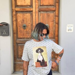 T-shirt con pois e cane