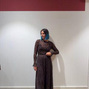 Gonna in tulle marrone con pois neri in rilievo
